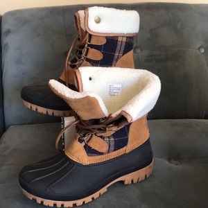 NWOT STQ Winter Duck Waterproof Snow Boots, Size 9, Navy Blue with plaid design